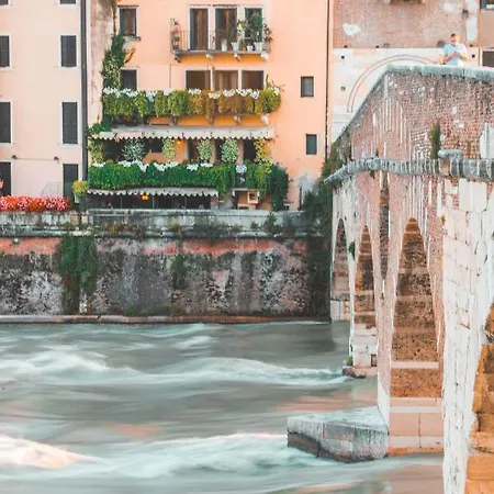 Ponte Pietra Apartamento *