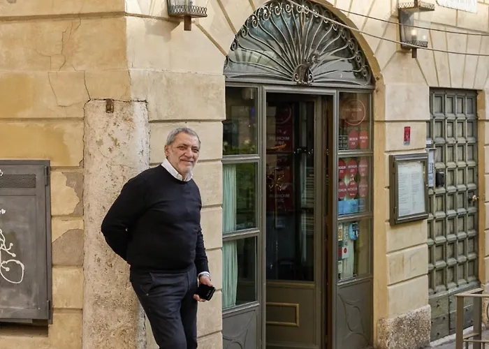 Ponte Pietra Panoramic Center View דירה *